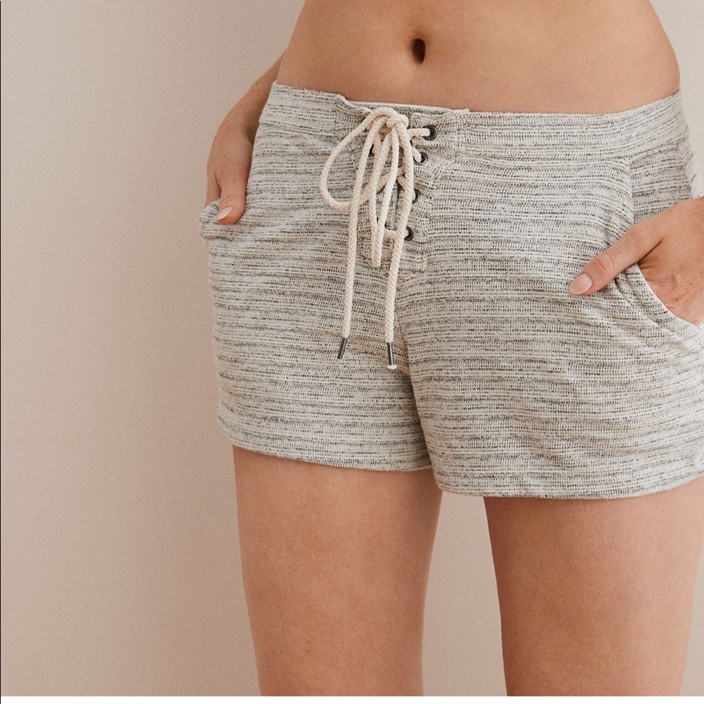 Aerie beach fleece shorts in heather gray